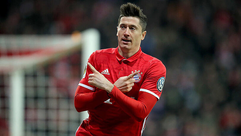 Torschütze am Fließband: Robert Lewandowski nach seinem Premierentreffer gegen Schalke 04. Torschütze am Fließband: Robert Lewandowski nach seinem Premierentreffer gegen Schalke 04.