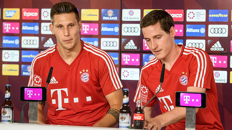 Niklas Süle und Sebastian Rudy (r.) bei ihrer Präsentation am Sonntag.