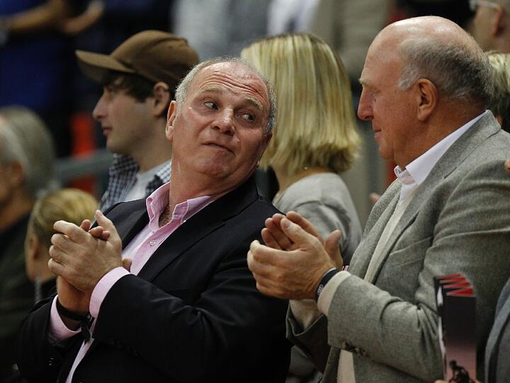 FC Bayern gegen die Phantoms Braunschweig: Die Promis zittern mit den Basketballern. Die Bilder