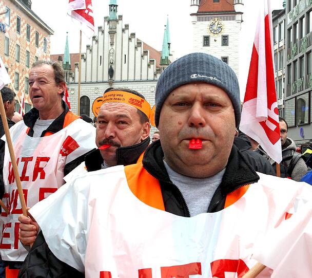 6,5 Prozent mehr Lohn: Die Bilder von der Demo auf dem Marienplatz
