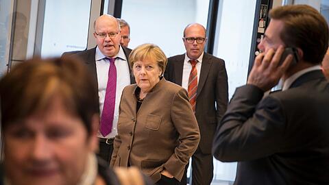Laut einer INSA-Umfrage schwächt Merkels Flüchtlingspolitik auch die Union.