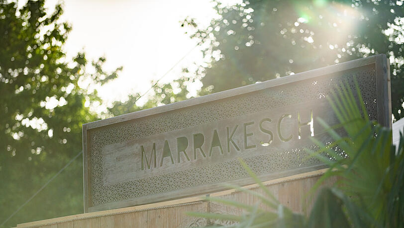 Eintauchen in ferne Welten – im Marrakesch Zelt auf dem Sommerfestival. Eintauchen in ferne Welten – im Marrakesch Zelt auf dem Sommerfestival.