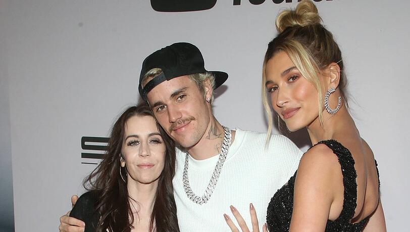 Justin Bieber mit den zwei wichtigsten Frauen in seinem Leben: Mama Pattie Mallette (l.) und Ehefrau Hailey.