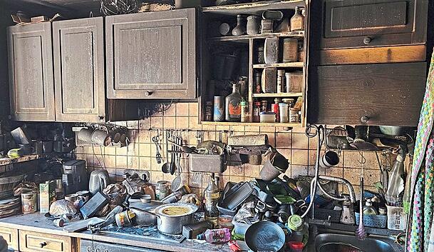 Was von der Küche nach dem Löscheinsatz übriggeblieben ist. Was von der Küche nach dem Löscheinsatz übriggeblieben ist.