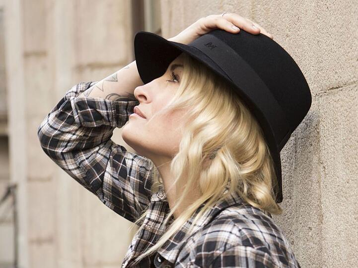 Der Blick geht nach oben: Sarah Connor singt sich in den Album-Charts an die Spitze