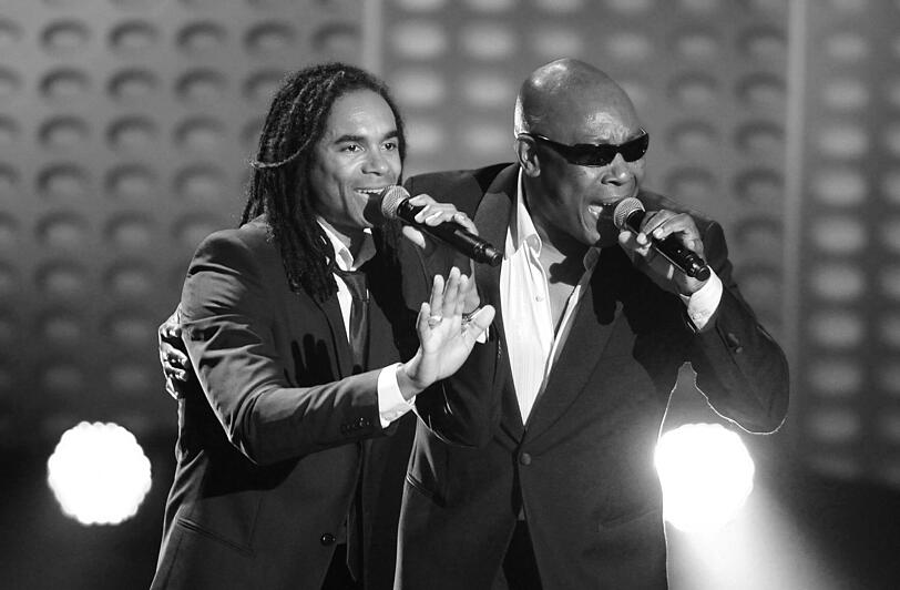 John Davis (re.) ist am 24. Mai mit 66 Jahren an Corona gestorben. Der Sänger und Musiker wurde als eine der Stimmen hinter der Kultband "Milli Vanilli" bekannt.