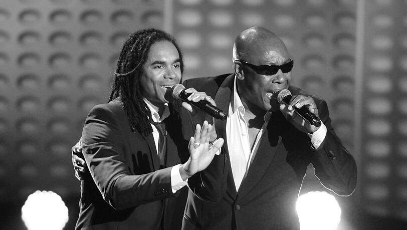 John Davis (re.) ist am 24. Mai mit 66 Jahren an Corona gestorben. Der Sänger und Musiker wurde als eine der Stimmen hinter der Kultband "Milli Vanilli" bekannt.