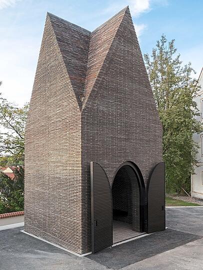 Recycling der eleganten Art: Die Kapelle "Mary's Mantle" ist aus Kirchenbibern, das heißt alten Dachziegeln gebaut.
