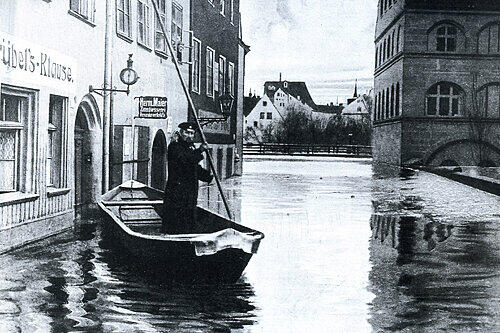 Venedig an der Pegnitz? Beim Jahrhundert-Hochwasser war die Insel Schütt nur mit Kahn beschiffbar.