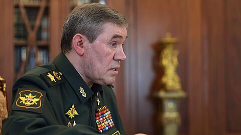 Russlands Generalstabschef Gerassimow soll ins Frontgebiet gereist sein. (Archivbild)