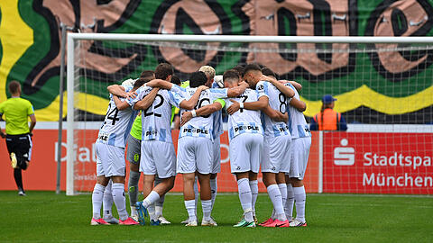 Die im Sommer unter schwierigen Bedingungen zusammengestellte Mannschaft des TSV 1860 findet sich langsam, aber sicher immer besser zurecht.