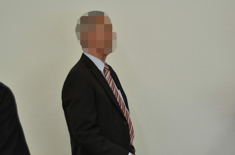 Der pensionierte Professor Klaus B. im Münchner Landgericht: Seine wissenschaftliche Arbeit habe man nicht genügend honoriert.