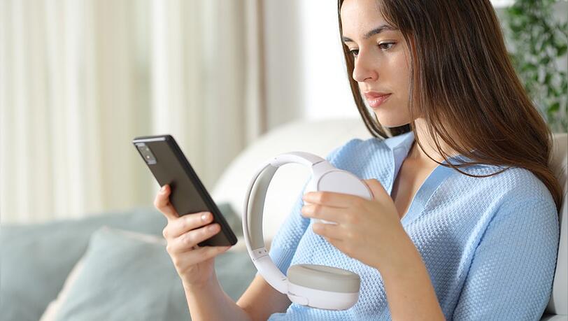 Fast alle unsere technischen Geräte sind inzwischen online. Dadurch steigt auch das Bedürfnis nach verlässlichen Sicherheitsstandards. Fast alle unsere technischen Geräte sind inzwischen online. Dadurch steigt auch das Bedürfnis nach verlässlichen Sicherheitsstandards.