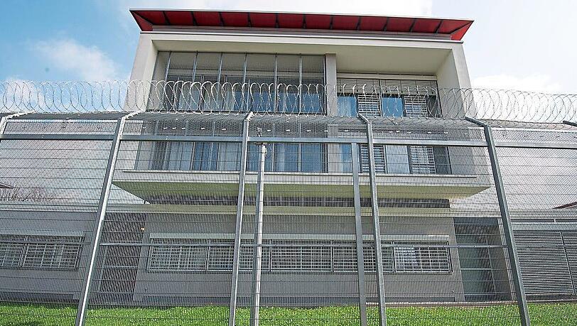 Das Gebäude der forensischen Psychiatrie am Bezirksklinikum Ansbach. Das Gebäude der forensischen Psychiatrie am Bezirksklinikum Ansbach.
