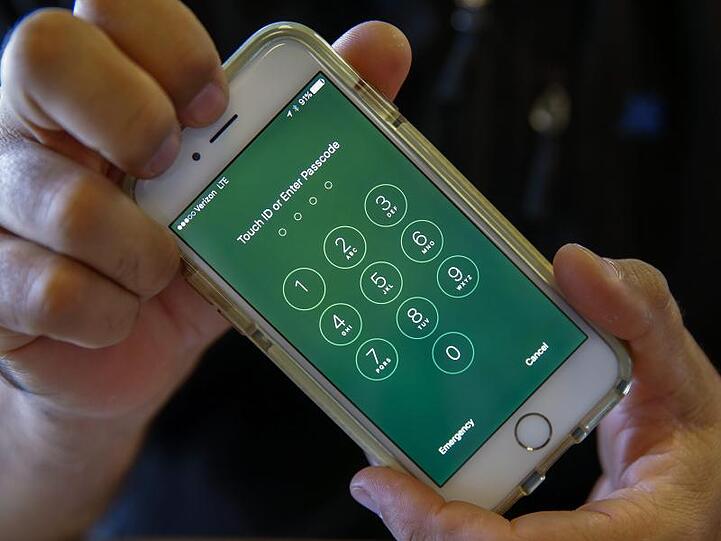 Apple und das FBI streiten schon seit Jahren um Zugang zu iPhones etwa von Kriminellen.