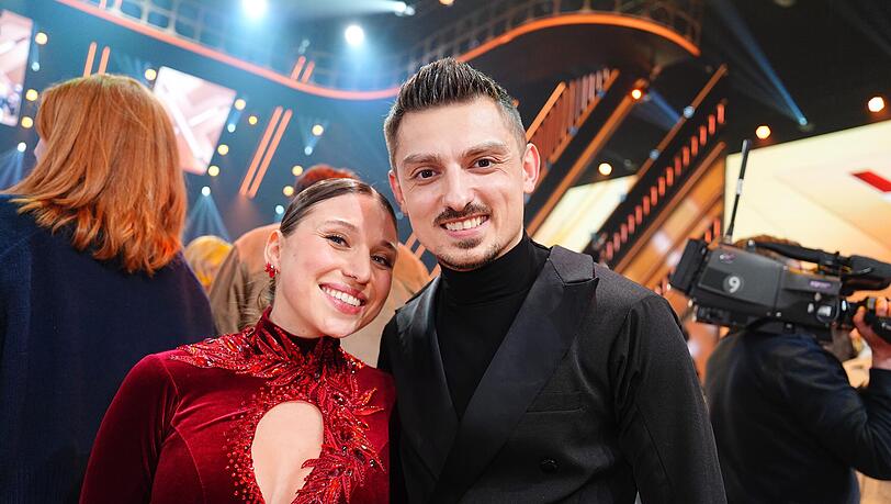 Influencerin Bianca "Bibi" Heinicke und Tänzer Zsolt Sàndor Cseke Influencerin Bianca "Bibi" Heinicke und Tänzer Zsolt Sàndor Cseke