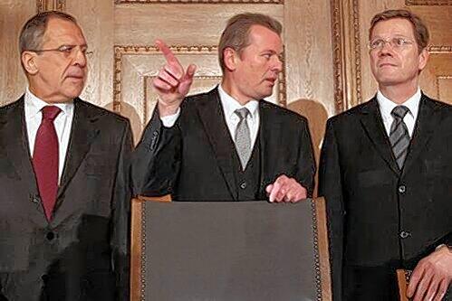 Guido Westerwelle mit Nürnbergs OB Ulrich Maly und seinem Amtskollegen, dem russischen Außenminister Sergej Lawrow (v.r.n.l).