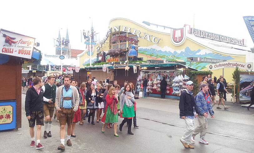 Hier gibt's die ersten Bilder vom Wiesn-Auftakt. Alles wartet auf den Anstich.