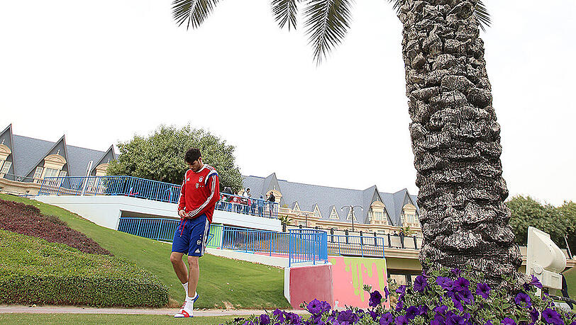Javi Martínez ist mit der Mannschaft nach Doha gereist. Dort absolviert er ein Aufbauprogramm. Javi Martínez ist mit der Mannschaft nach Doha gereist. Dort absolviert er ein Aufbauprogramm.