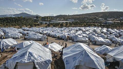 Das provisorische Zeltlager "Kara Tepe": Das Lager soll noch schlimmer als das Lager Moria sein, das vor gut 100 Tagen bei einem Großbrand zerstört wurde.