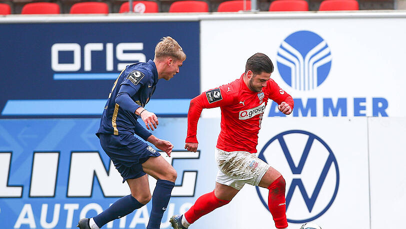 Leandro Morgalla wurde in Zwickau eingewechselt und lieferte eine starke Leistung ab. Leandro Morgalla wurde in Zwickau eingewechselt und lieferte eine starke Leistung ab.