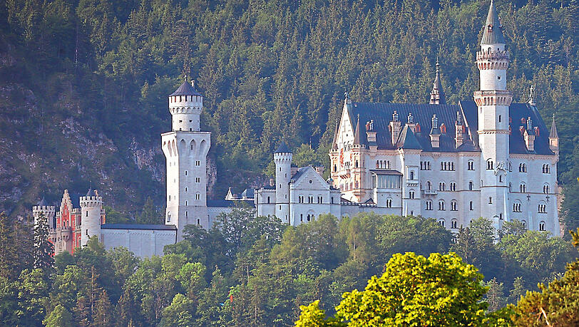 Weltberühmt: Schloss Neuschwanstein im Morgenlicht. Karl-Josef Hildenbrand/dpa