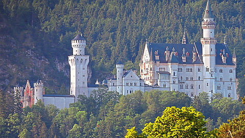Weltberühmt: Schloss Neuschwanstein im Morgenlicht. Karl-Josef Hildenbrand/dpa