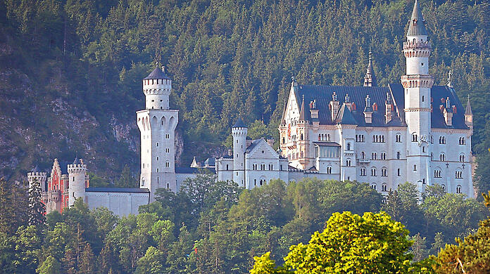 Weltberühmt: Schloss Neuschwanstein im Morgenlicht. Karl-Josef Hildenbrand/dpa