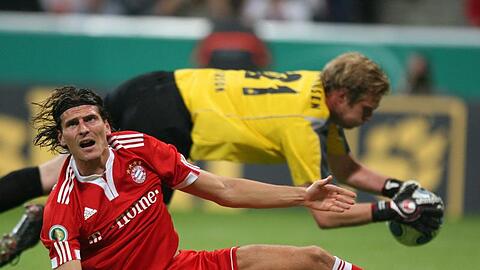 Ist unglücklich mit seiner Rolle als Joker hinter dem Sturm-Duo Müller/Olic: Nationalspieler Mario Gomez will Angreifer Nummer 1 bei Bayern werden.