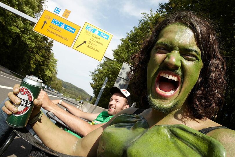 Sonne, Beats und gute Laune: Hunderttausende Musikfans feiern bei den Festivals "Rock im Park" in Nürnberg und "Rock am Ring" auf dem Nürburgring. Die besten Bilder des Wochenendes.