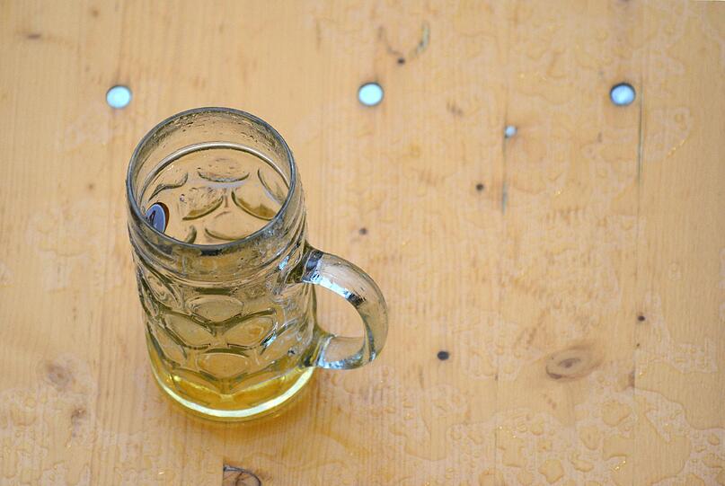 Gefährliche Körperverletzung: Immer wieder kommt es zu Prügeleien und dem Einsatz von Maßkrügen als Schlagwaffe