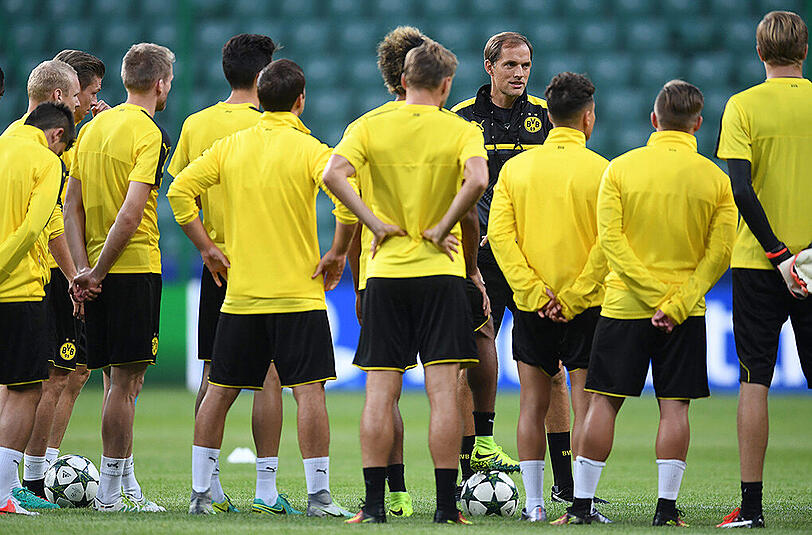 BVB-Trainer Thomas Tuchel schart seine Stars um sich.