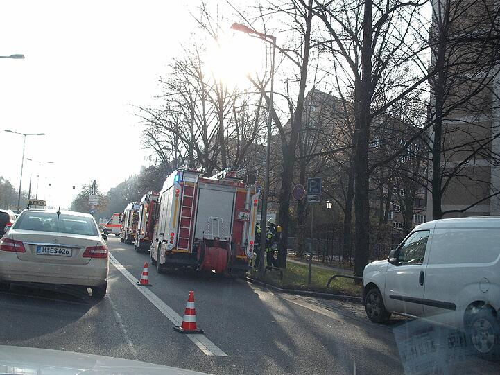 Feuerwehr in der Volkartstraße: Die Bilder...