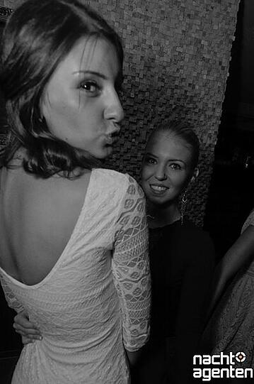 Das neue Jahr kann kommen! Im Crown's Club ist alles angerichtet für einen heißen Neujahrstanz. Mehr Bilder unter: www.nachtagenten.de