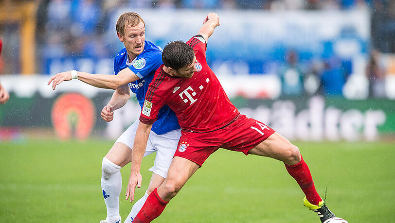 So war's am 19. September in der Liga: Darmstadts Jan Rosenthal gegen Xavi Alonso vom FC Bayern. Im Achtel-Finale das DFB-Pokals kommt es zu einem Wiedersehen. So war's am 19. September in der Liga: Darmstadts Jan Rosenthal gegen Xavi Alonso vom FC Bayern. Im Achtel-Finale das DFB-Pokals kommt es zu einem Wiedersehen.