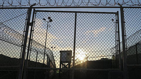 Das US-Gefangenenlager Guantanamo war nach den Terroranschlägen vom 11. September 2001 unter dem damaligen republikanischen Präsidenten George W. Bush errichtet worden.