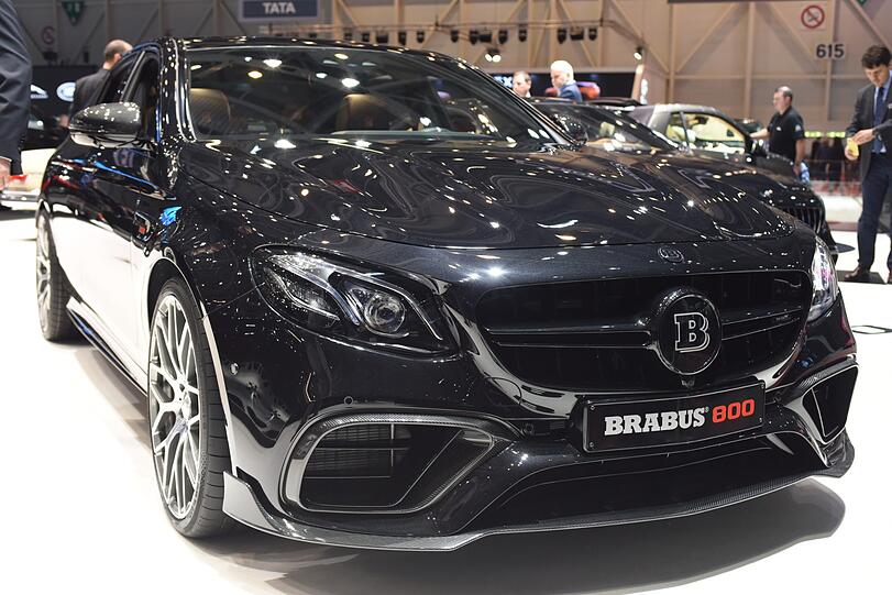 Laut, schnell und wahnsinnig teuer - die Highlights vom Genfer Autosalon. Klicken Sie sich durch!