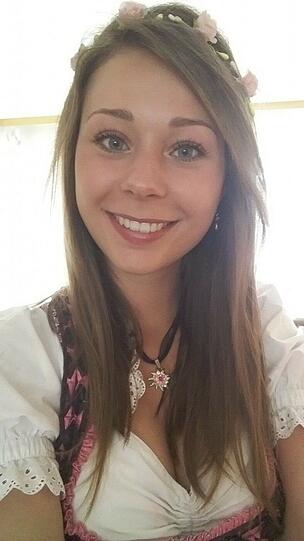Michaela (24)