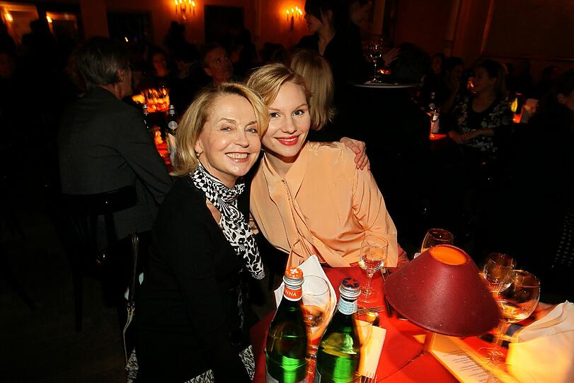 Gisela Schneeberger und Rosalie Thomass ("Eine ganz heiße Nummer").