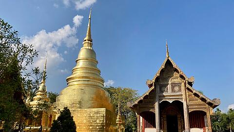 Im &uuml;berwiegend buddhistischen Thailand finden die Ein&auml;scherungen meist in Tempeln statt.