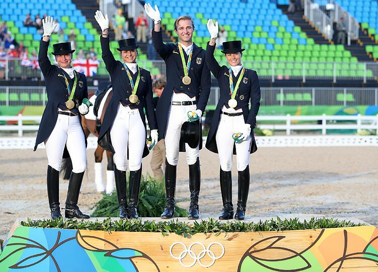 Das Dressur-Team aus Deutschland machte seiner Favoritenrolle alle Ehre und holte den Olympiasieg.