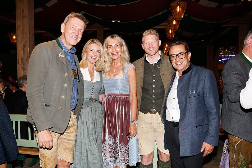 Peter und Franziska Reichert, Saskia Greipl, Florian Schörghuber und Stavros Kostantinidis Peter und Franziska Reichert, Saskia Greipl, Florian Schörghuber und Stavros Kostantinidis
