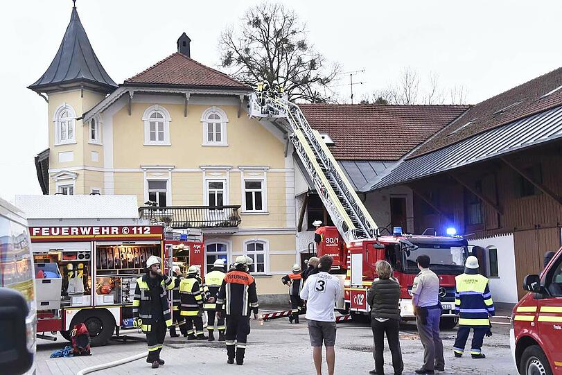 Feuerwehreinsatz in Sauerlach. Die Bilder!