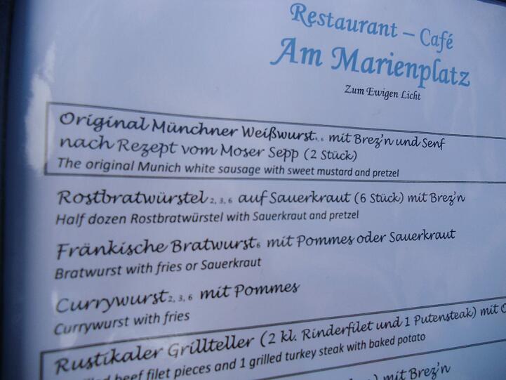 Das Café am Marienplatz nennt sich selbst "Geburtsstätte der Weißwurst" &ndash; und dann das.