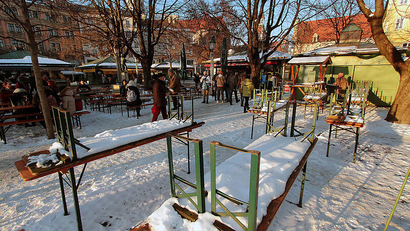 Frost in der ganzen Stadt: Auch auf dem Viktualienmarkt herrscht Winterstimmung.