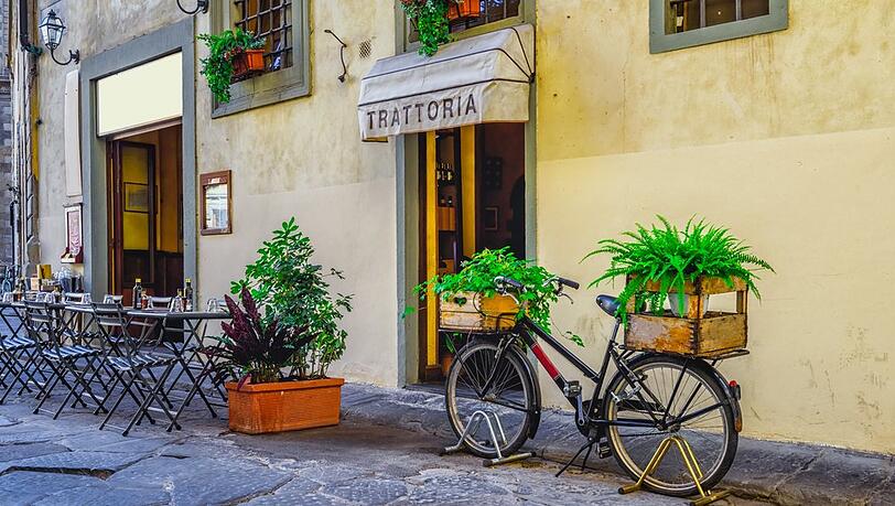 Dass man in Italien gut essen kann, ist kein Geheimnis. Nicht jedes Speiselokal verfolgt dasselbe Konzept. Dass man in Italien gut essen kann, ist kein Geheimnis. Nicht jedes Speiselokal verfolgt dasselbe Konzept.