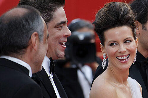 Beim Bewerten der Filme unterstützt wird Burton von den Jury-Mitgliedern Alberto Barbera (l.) aus Italien, ebenfalls Regisseur, Benicio del Toro aus Puerto Rica, Schauspieler und der britischen Schauspielerin Kate Beckinsale