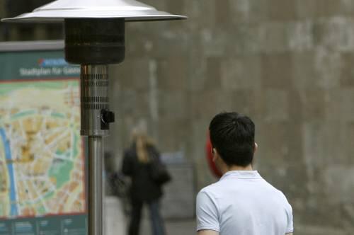 Ein wärmender Heizpilz - in München könnten die Gasstrahler verboten werden