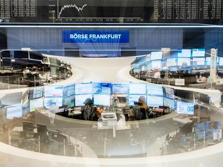 Blick in den Handelssaal an der Börse in Frankfurt am Main. Noch nie schütten Deutschlands Aktiengesellschaften so viel Geld an ihre Anteilseigner aus, wie in diesem Jahr.