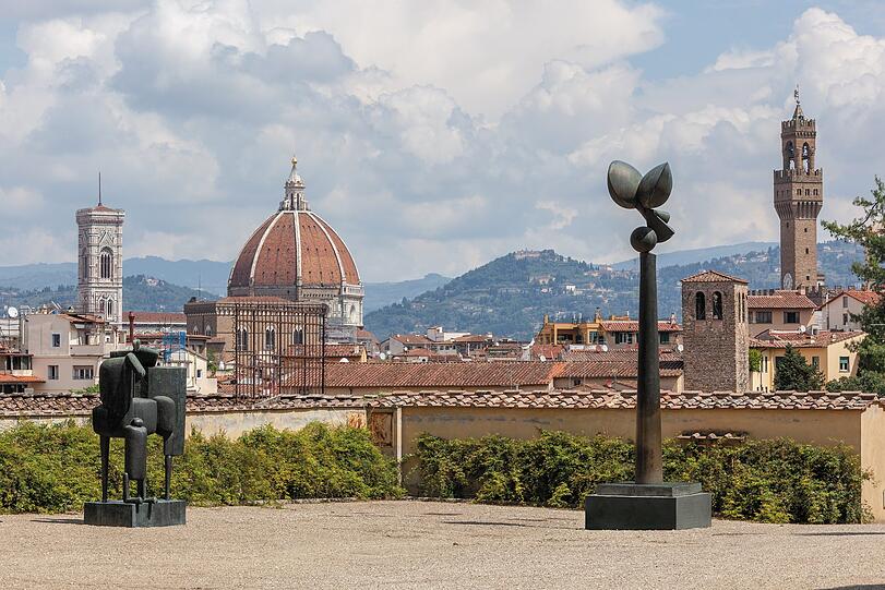 Skulpturen von Fritz Koenig in Florenz.